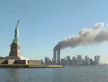 9-11_statue_of_liberty_and_wtc_fire 9-11_statue_of_liberty_and_wtc_fire